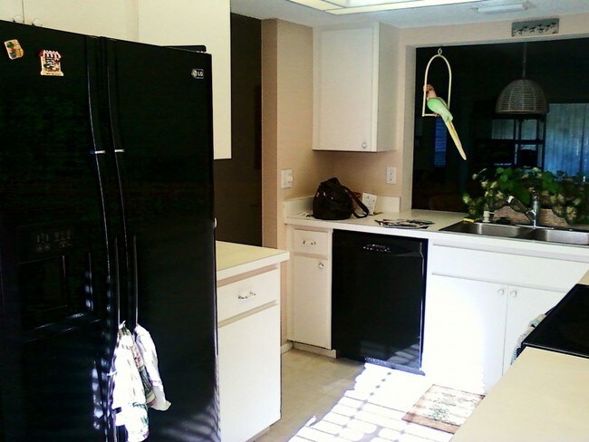 Foto del edificio - 5211 Wedgewood Ln