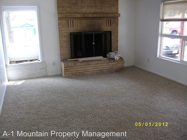 Building Photo - 2 br, 1 bath House - 30453 Hilltop Drive