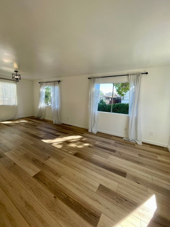 Foto del edificio - 658 W 23rd St