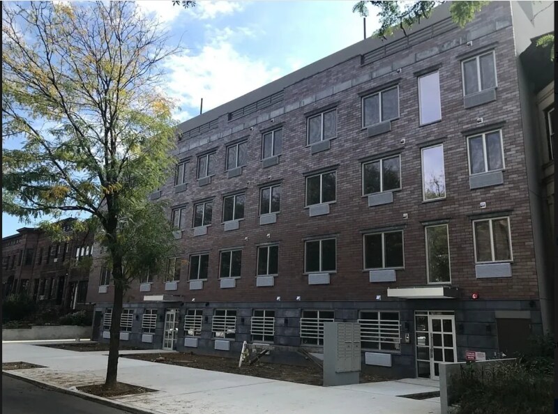 Foto principal - 804 Jefferson Ave