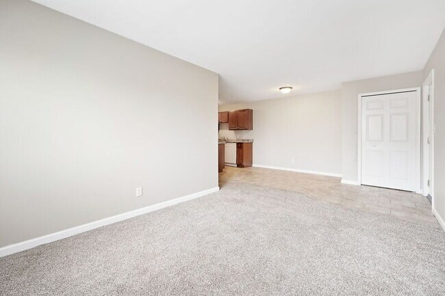 Foto del edificio - 23210 Huron River Dr