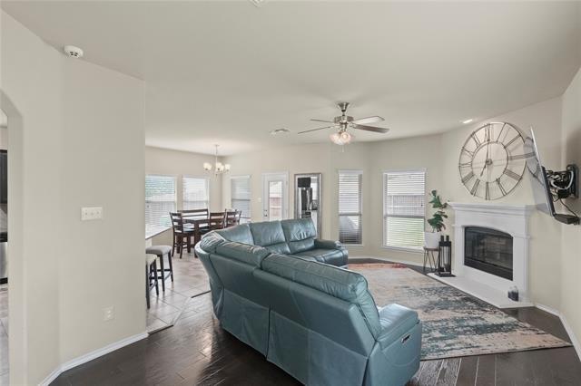 Foto del edificio - 8937 Tenderfoot Ln
