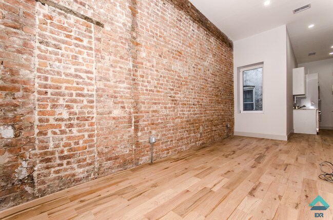 Building Photo - 7218 Forest Ave