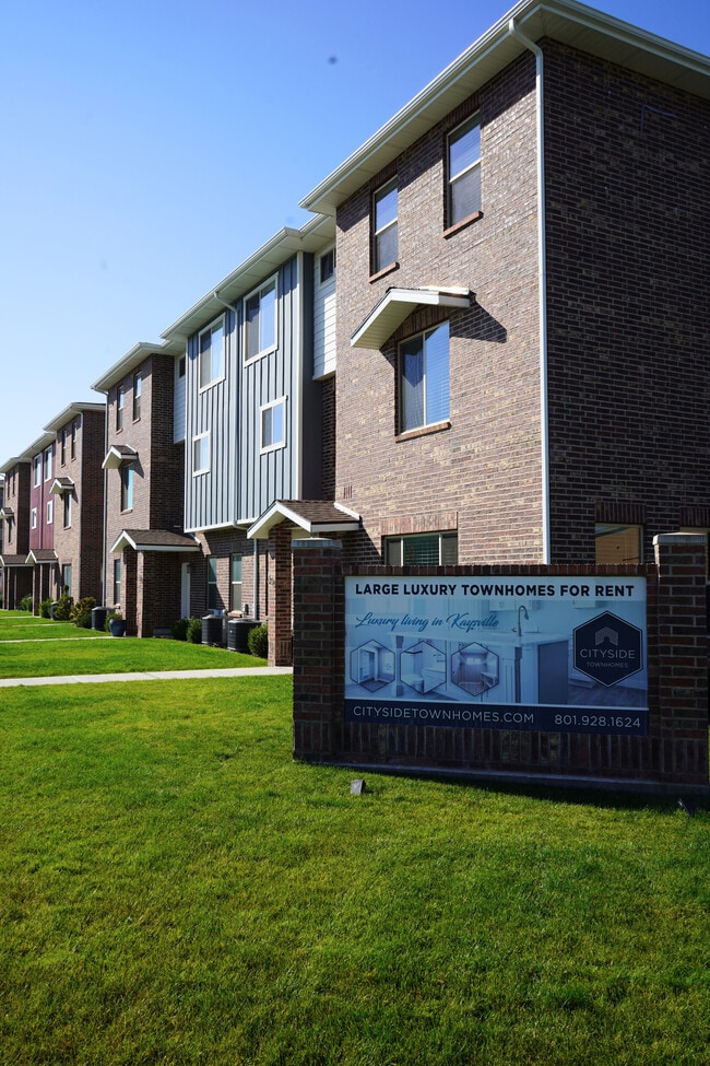 Building Photo - 251 N 200 W