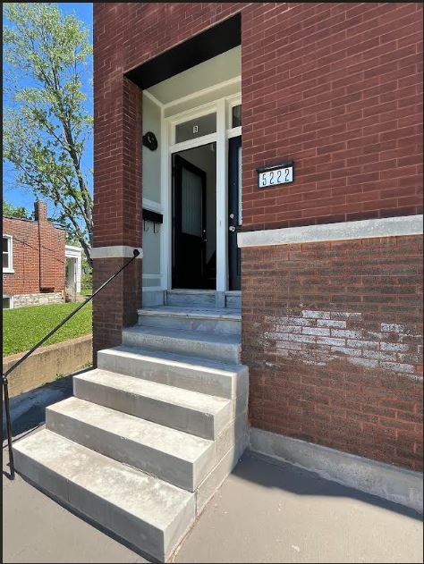 Building Photo - 5222 Morganford Rd