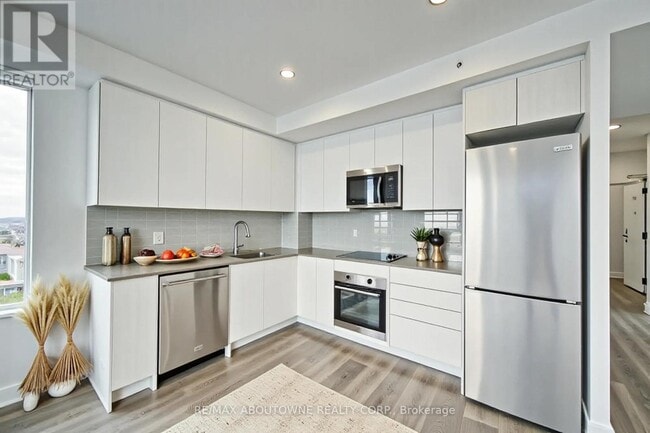 Building Photo - 2489 Taunton Rd