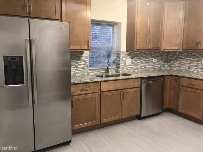 Foto del edificio - 5354 W Byron St