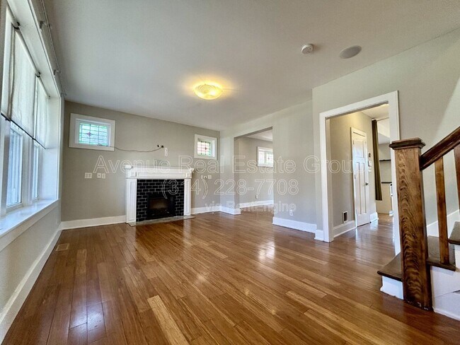 Foto del edificio - 5804 Pershing Ave