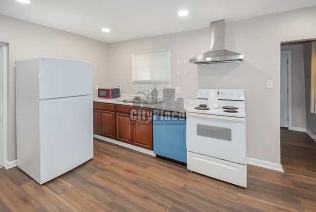 Foto del edificio - 2415 N Oxford St