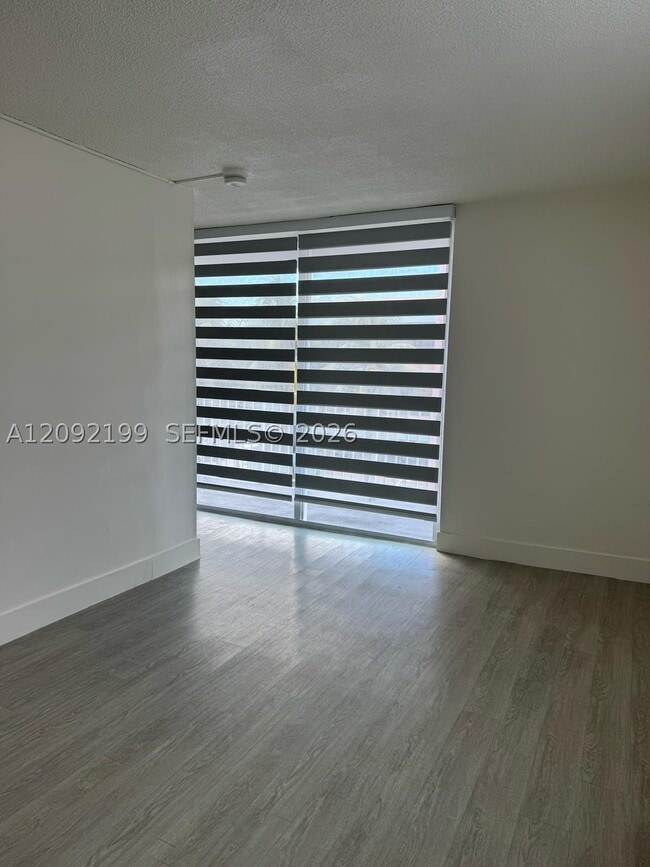 Building Photo - 1255 Collins Ave