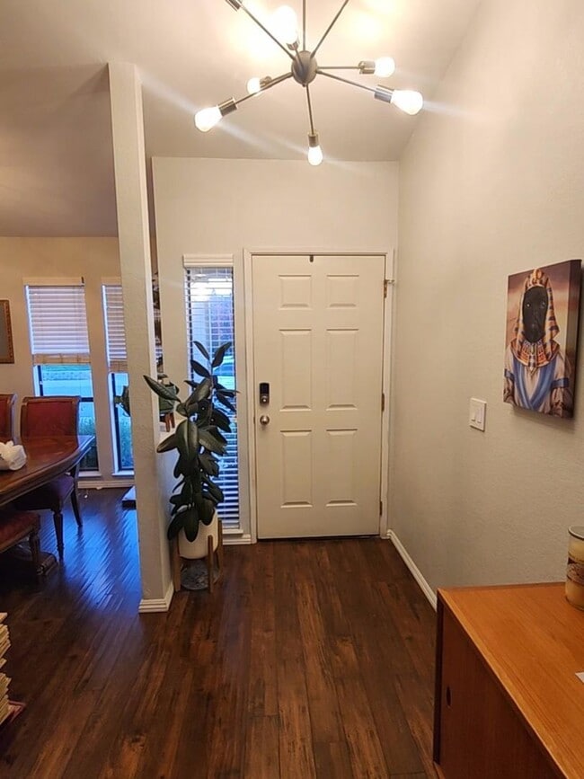 Foto del edificio - Adorable 2/2 Pocket Area Half-Plex!  PLEAS...