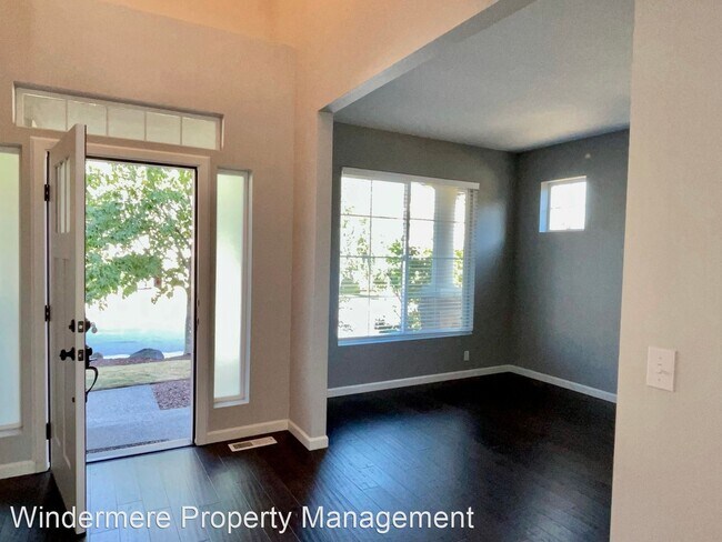 Foto del edificio - 5 br, 2.5 bath House - 18060 Sunrise Ridge...