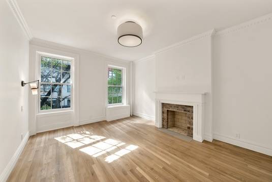 Building Photo - 422 Hudson St