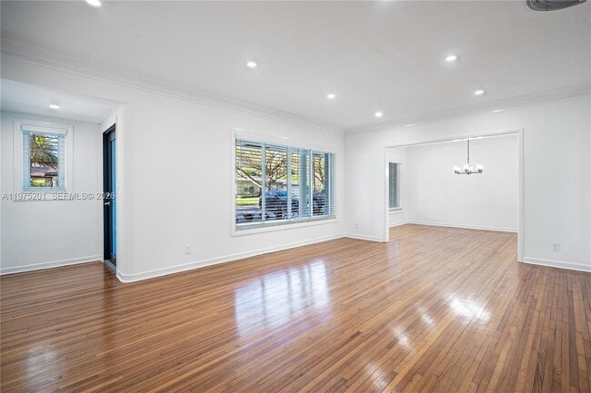 Foto del edificio - 1235 Algardi Ave