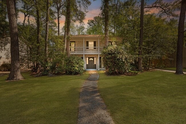 Foto del edificio - 3811 Woodbriar Dr