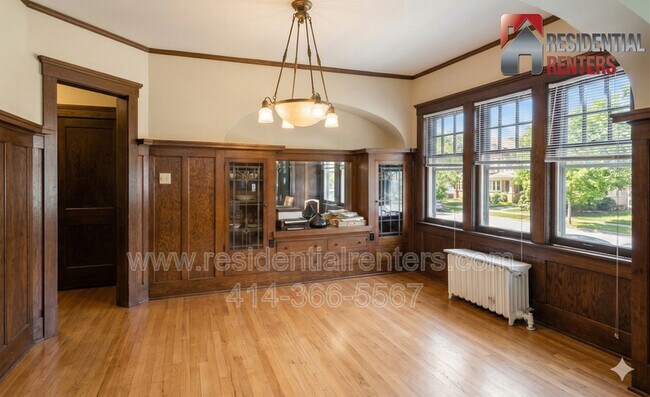 Foto del edificio - 3002 N Frederick Ave