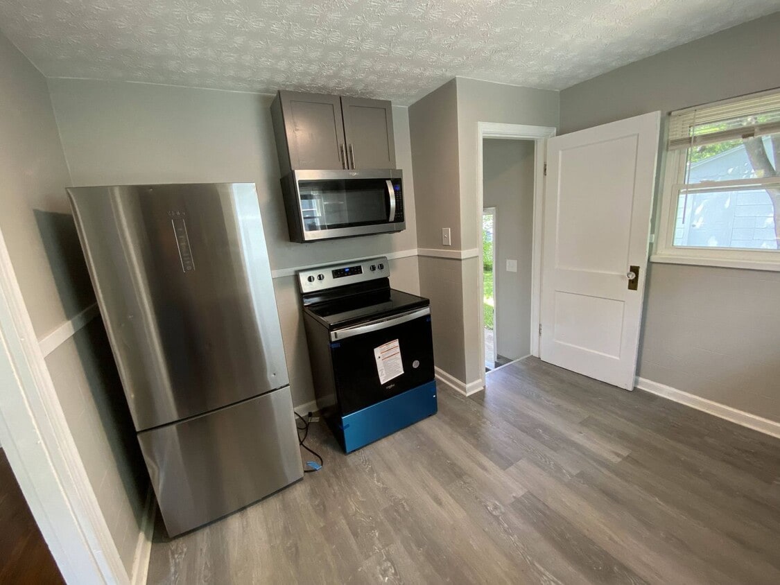 Primary Photo - Newly updated Single Family in Dayton!