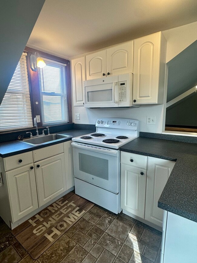 Building Photo - 1188 Railroad Rd