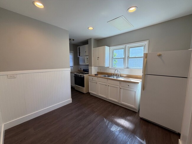 Building Photo - 2748 11th Avenue C