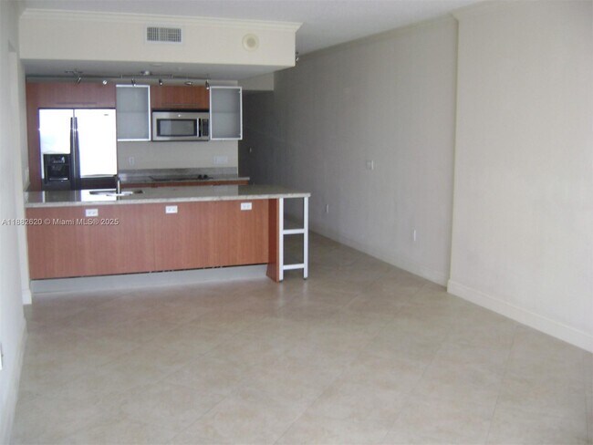 Foto del edificio - 185 SW 7th St