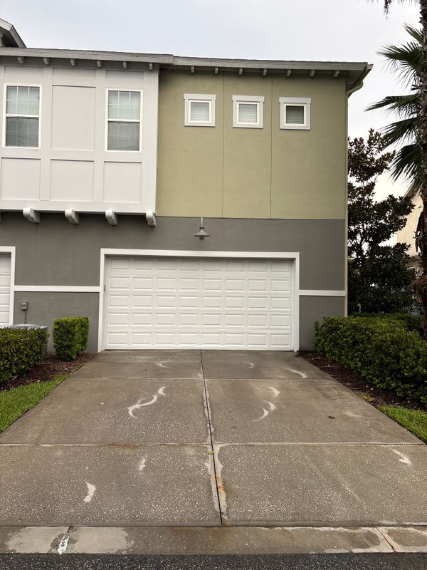 Building Photo - 13775 Benavente Ave