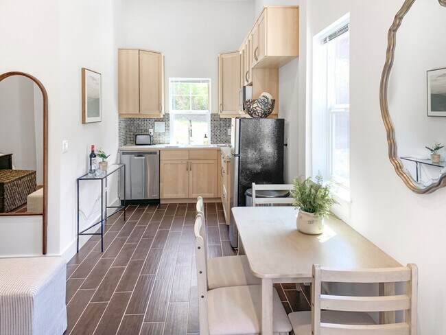 Foto del edificio - 3355 Saratoga Rd