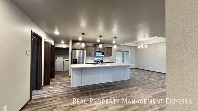 Foto del edificio - Modern 3-Bedroom Home with Convenience & Style in Harrisburg, SD
