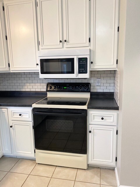 Building Photo - 2431 W Cabana Ct