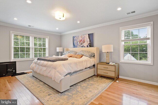 Building Photo - 9913 Rosewood Hill Cir