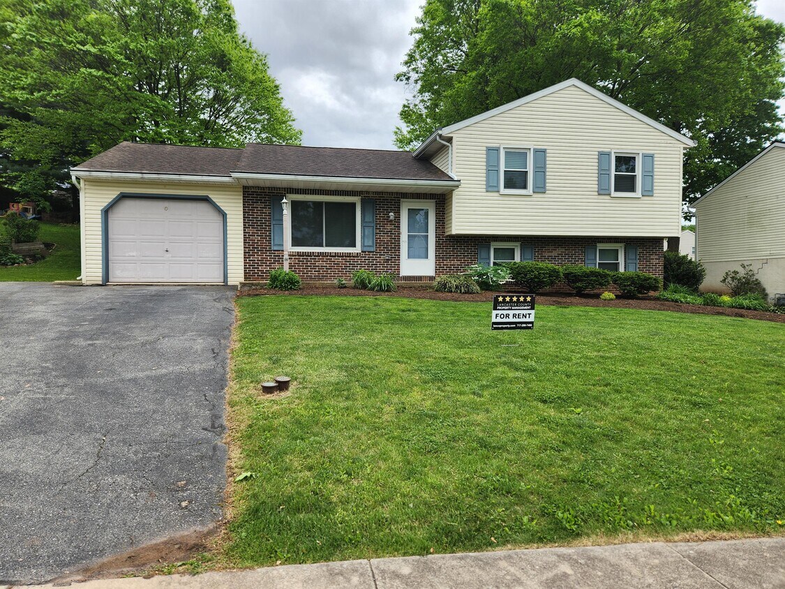 Primary Photo - 37 Summers Dr