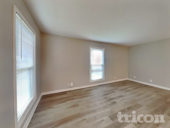 Foto del edificio - 426 Kinsey Blvd