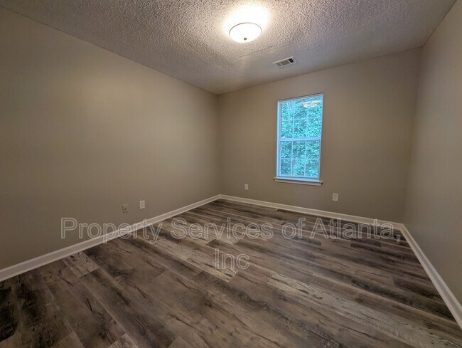 Building Photo - 7300 New Dale Rd