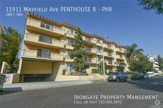 Building Photo - 11911 Mayfield Ave