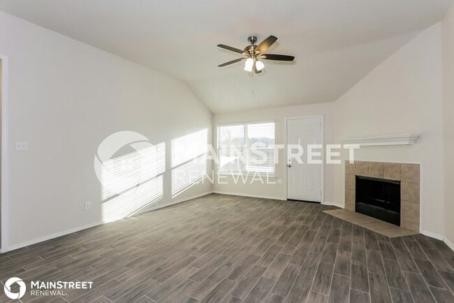 Foto del edificio - 853 Canyon Cove Dr, Burleson, TX 76028