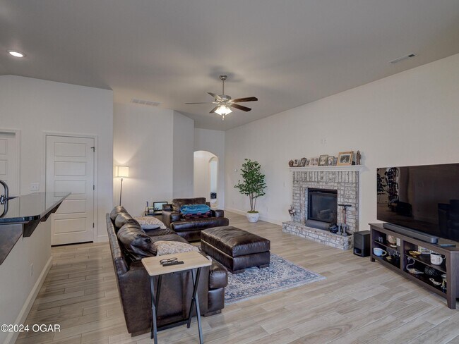 Building Photo - 3310 S Claire Danielle Dr