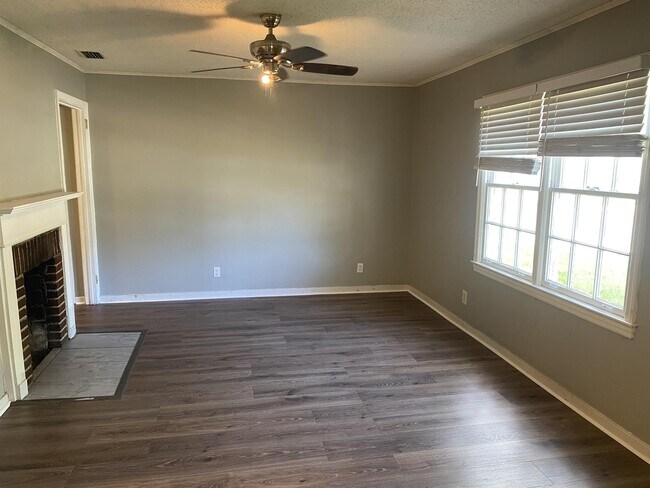 Foto del edificio - 2503 Taylor Ave