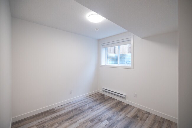 Photo du bâtiment - 9345 151 St NW