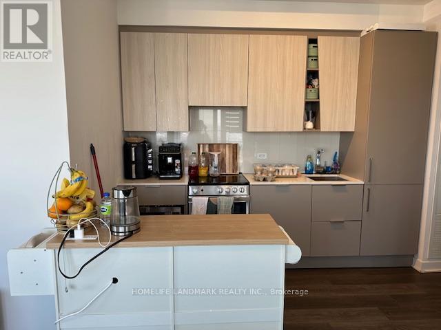 Photo du bâtiment - 3900 Confederation Pkwy