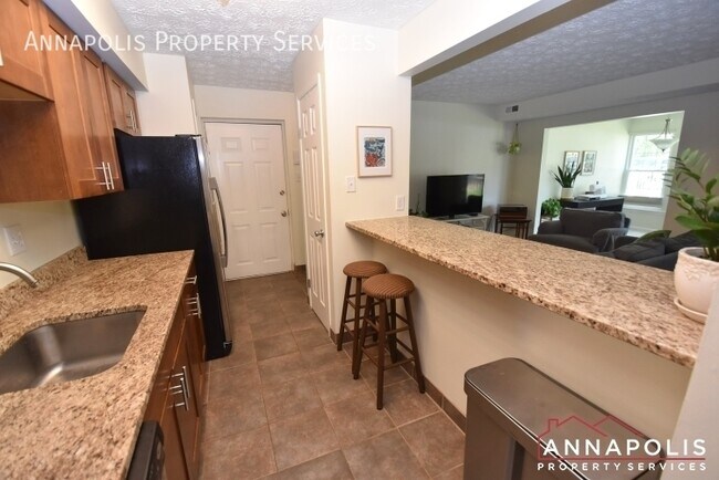 Foto del edificio - 704 Southern Hills Dr