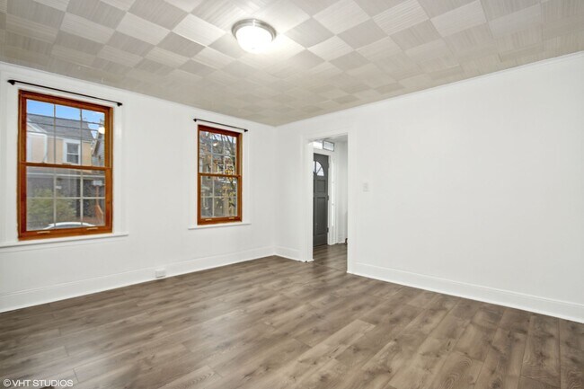 Foto del edificio - Stylishly Renovated 3 Bedroom 2 bathroom House