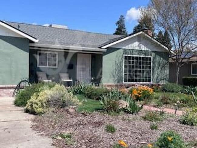 Foto del edificio - Beautiful 3 bedroom/ 1.5 bathroom home wit...