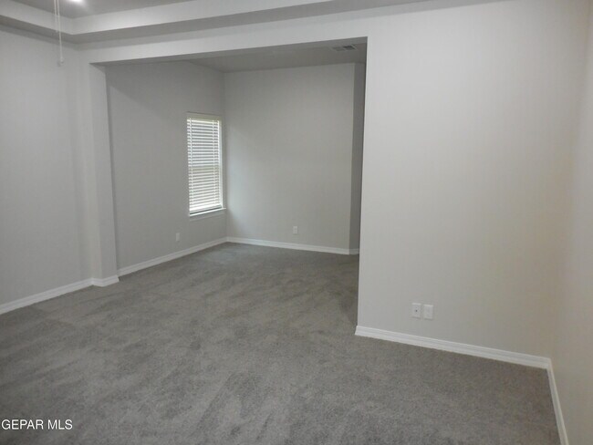 Foto del edificio - 552 Pne Vly Pl