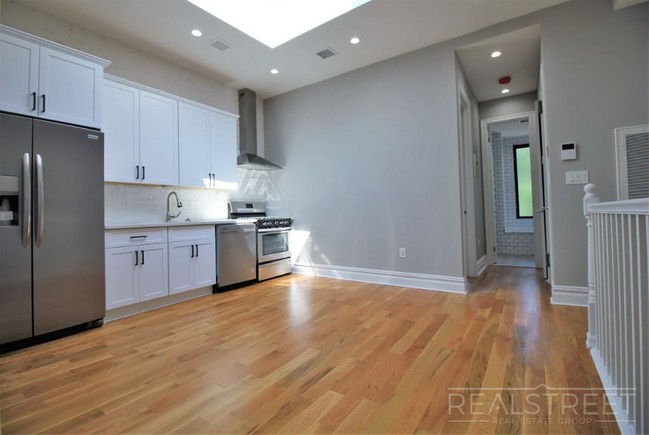 Floorplan - 229A  Vernon Avenue