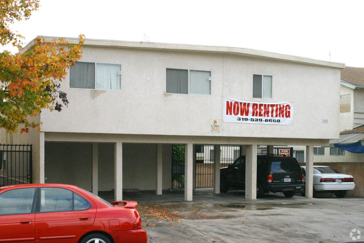 Building Photo - 3450 E Wilton St