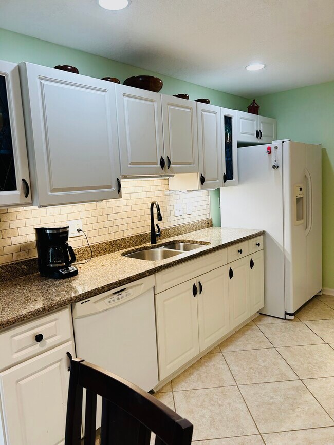 Building Photo - 4532 SE Murray Cove Cir