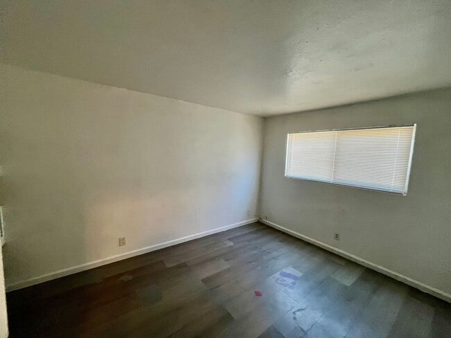 Building Photo - 151 Catron Dr