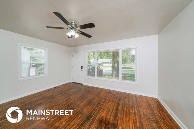 Building Photo - 323 N 43rd St