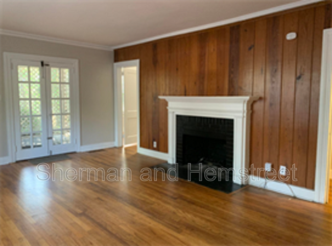 Foto del edificio - 3107 Lake Forest Dr