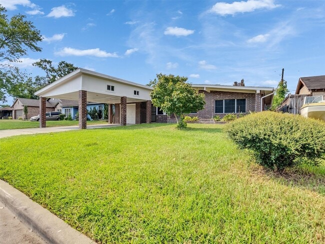 Foto del edificio - 5627 Southbrook Dr