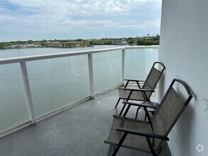 Building Photo - 1301 NE Miami Gardens Dr